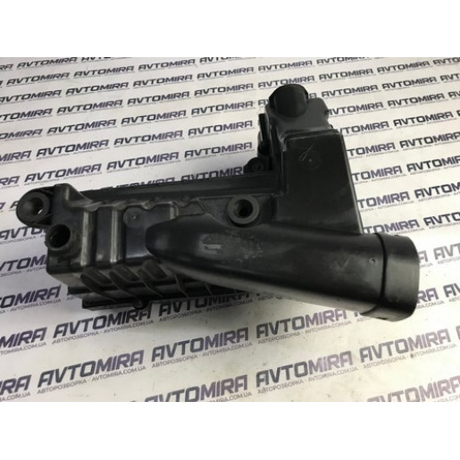 Корпус воздушного фильтра Фольксваген Пассат В6 2.0 TDi 2005-2010 Volkswagen Passat B6 3C0129607AP 